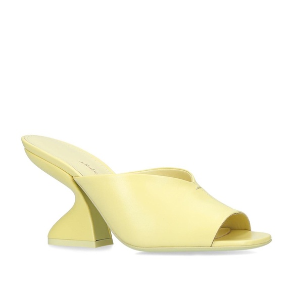 FERRAGAMO
Leather Sansu Mules 85 - Picture 1 of 8